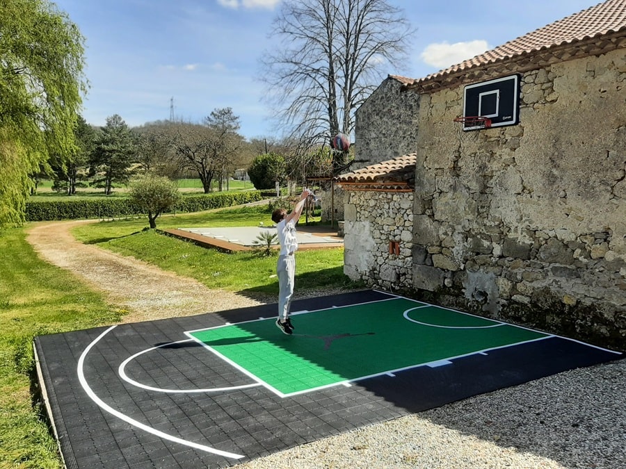 terrain de basket en dalle