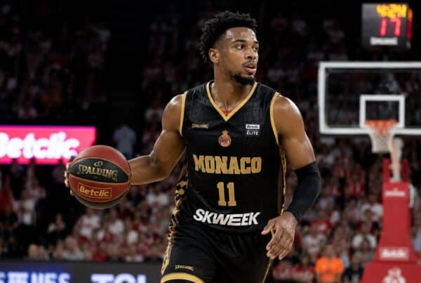sponsorisé une équipe de basket en france